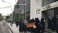 تجمع نیروهای شهرداری در اعتراض به تعدیل سیاسی