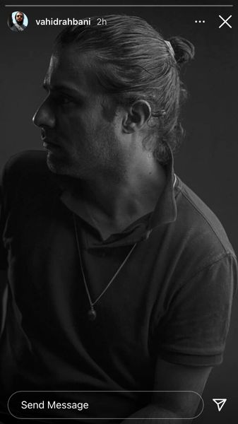 بازیگر گاندو رو با این مدل مو دیده بودید؟ + عکس