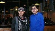 فرزاد حسنی با تیپ غیررسمی در کنار «نیما رئیسی»

