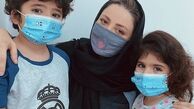 ماسک زدن خانم بازیگر و بچه هایش + عکس