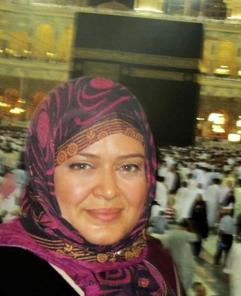 عکسی قدیمی از بهاره رهنما در حج