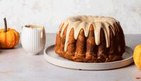 طرز تهیه کیک کدو حلوایی خانگی پاییزی به 2 روش