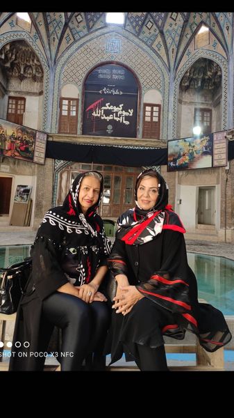 زهره حمیدی و دوستش در بازار + عکس