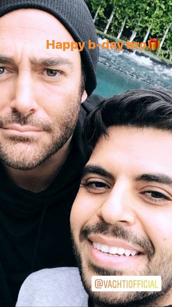 سلفی گلزار با دوستش + عکس