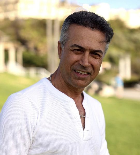 دانیال حکیمی با تیپ ساده طورش + عکس