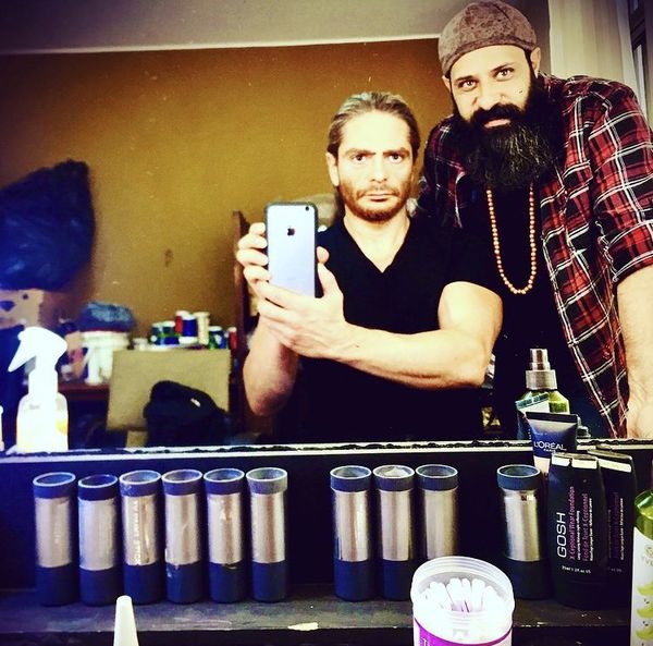 علیرضا رئیسی در اتاق گریم + عکس