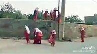 لحظه عجیب فرار دانش آموزان دختر از مدرسه !