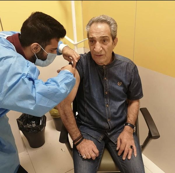 خشایار راد هم واکسن کرونا زد + عکس