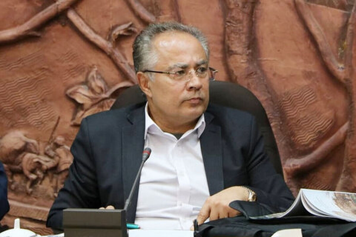 شهرام دبیری به دلیل سفر به قطب برکنار شد !