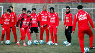 هندبال پرسپولیسی‌ها برای تمرین ضربه سر