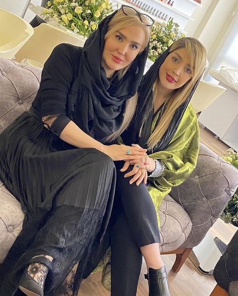 زهره فکور صبور در کنار دوستش + عکس