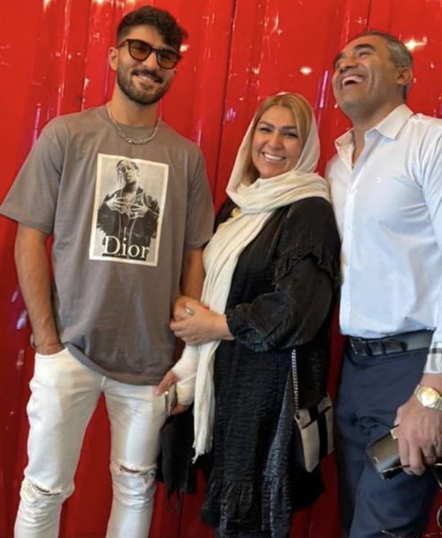 عابدزاده در کنار همسر و پسرش + عکس